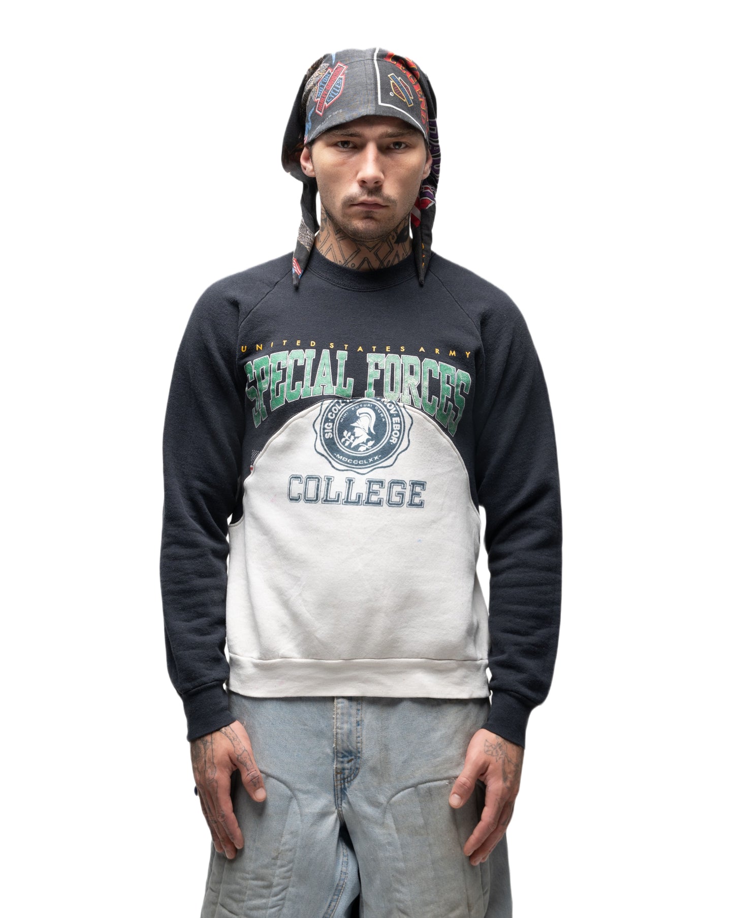 112 WAVE CREWNECK