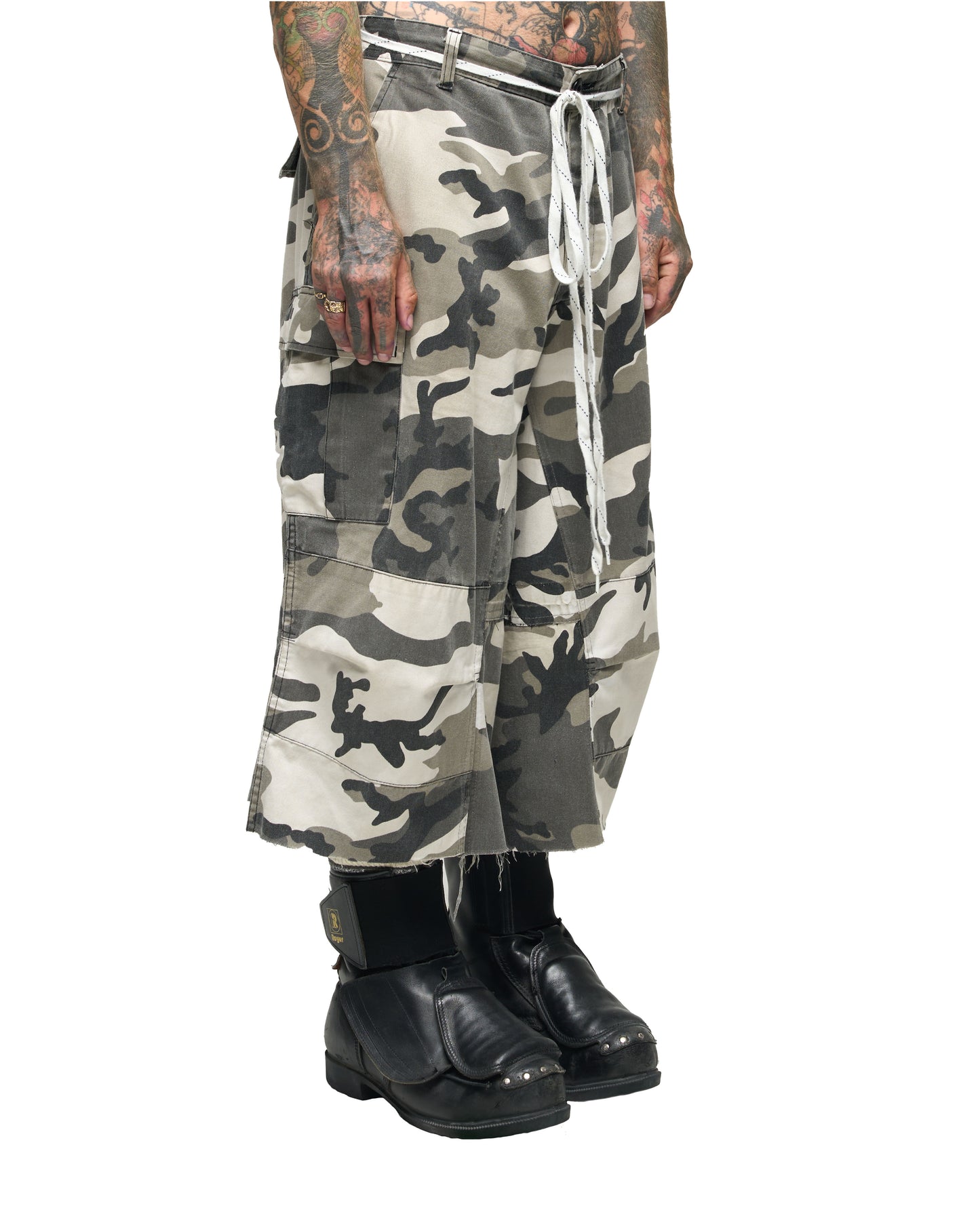 SRL CAMO NBHD SHORT