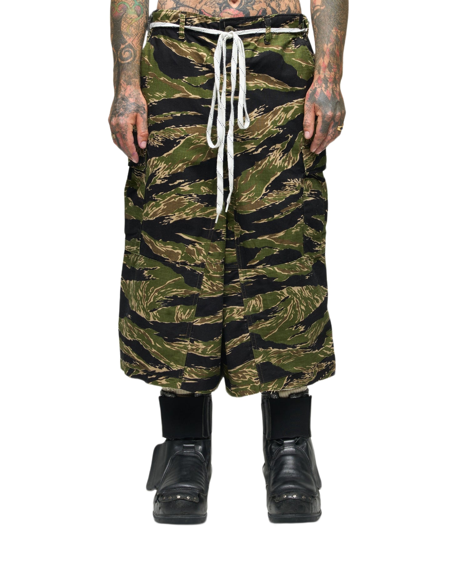 TCRL CAMO NBHD SHORT