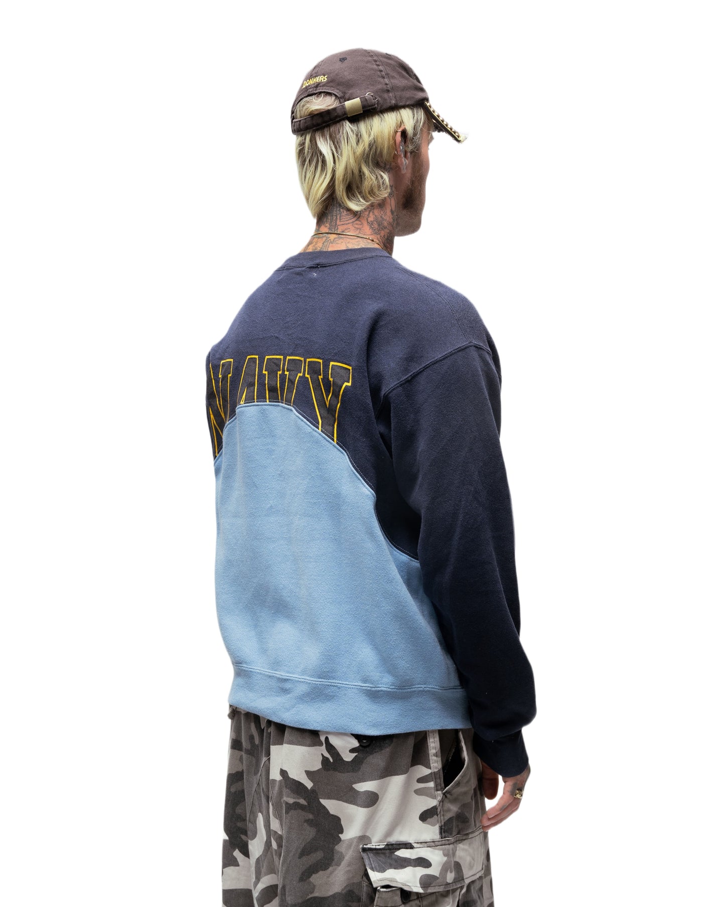 087 WAVE CREWNECK