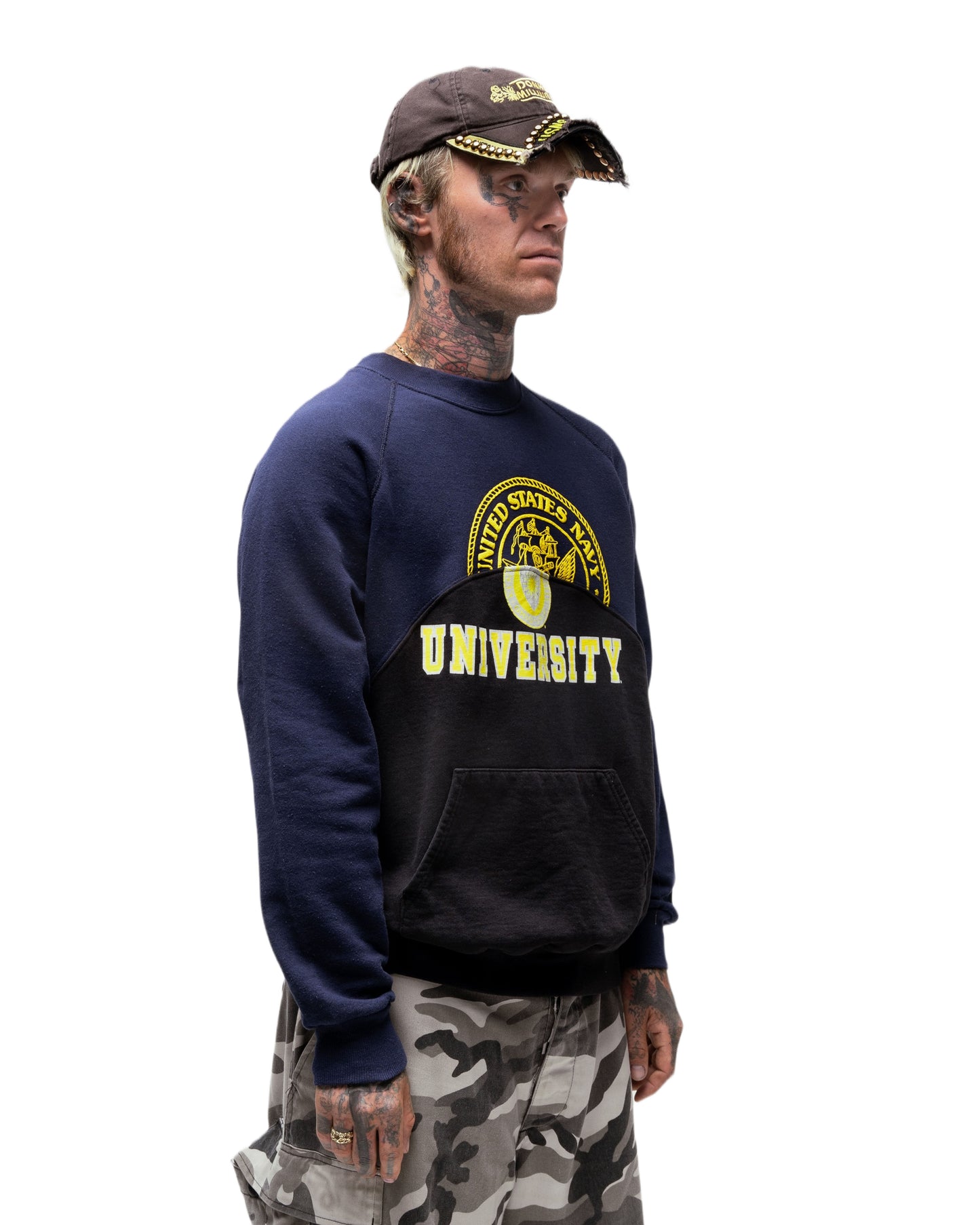 111 WAVE CREWNECK