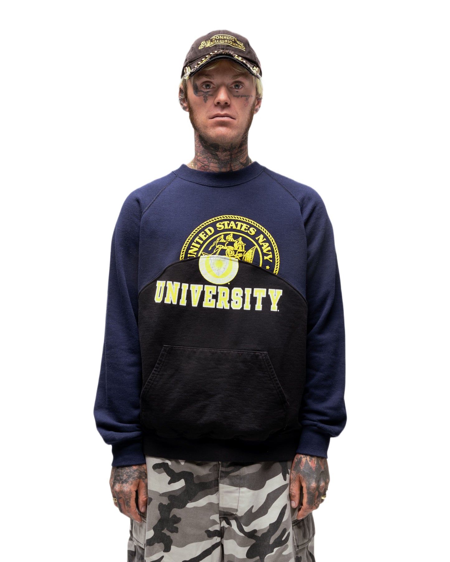 111 WAVE CREWNECK