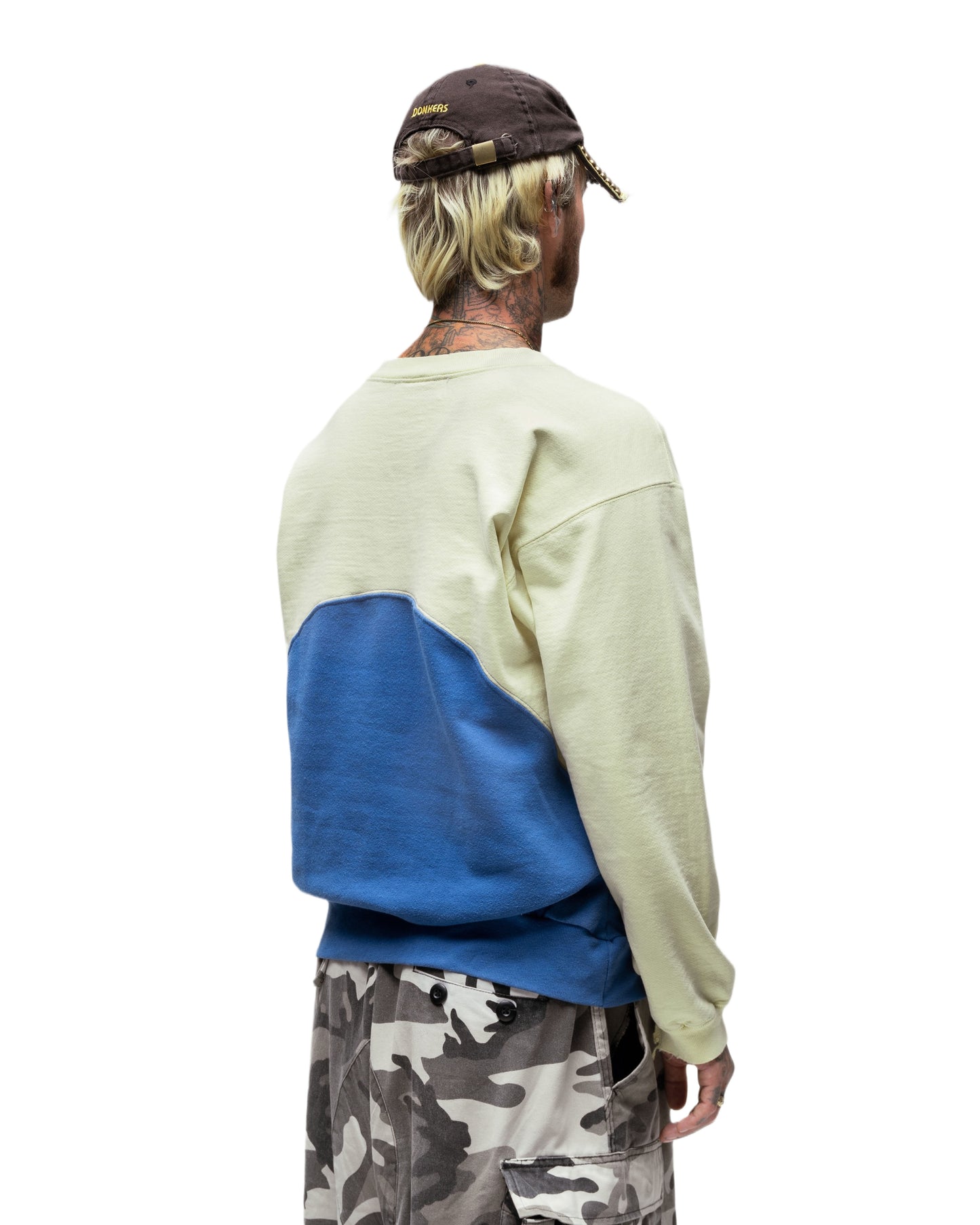 090 WAVE CREWNECK