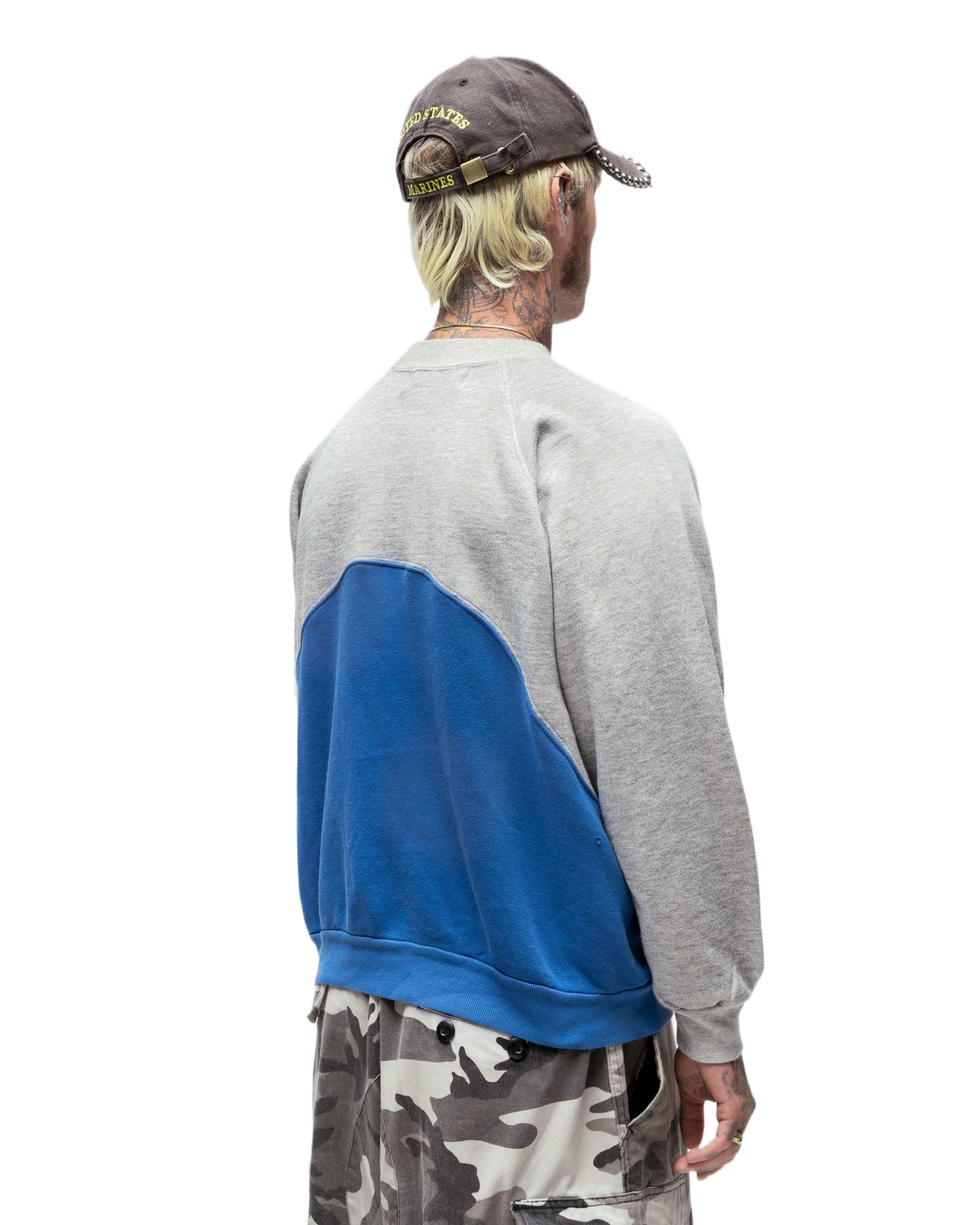 045 WAVE CREWNECK