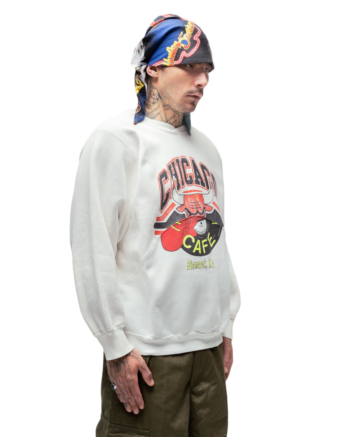 046 WAVE CREWNECK