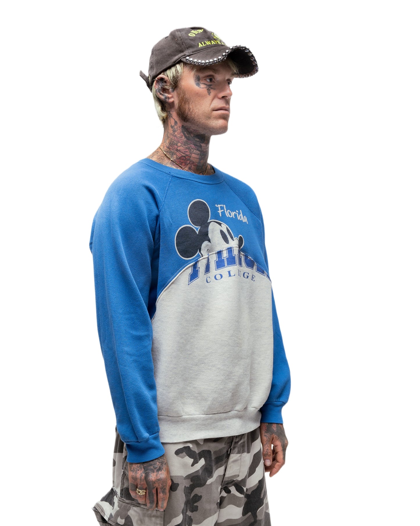 047 WAVE CREWNECK