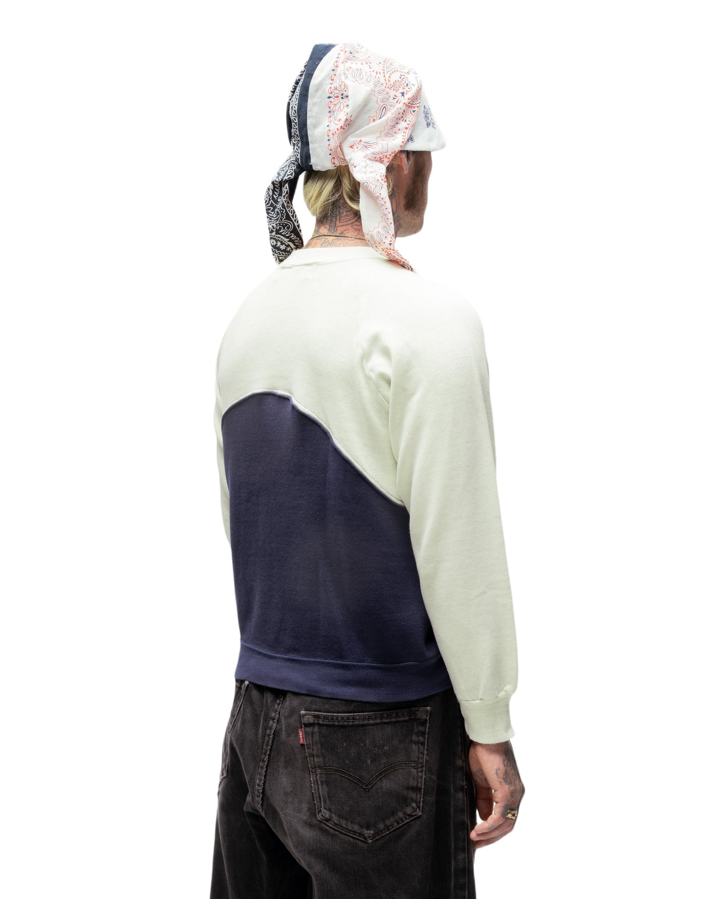 036 WAVE CREWNECK