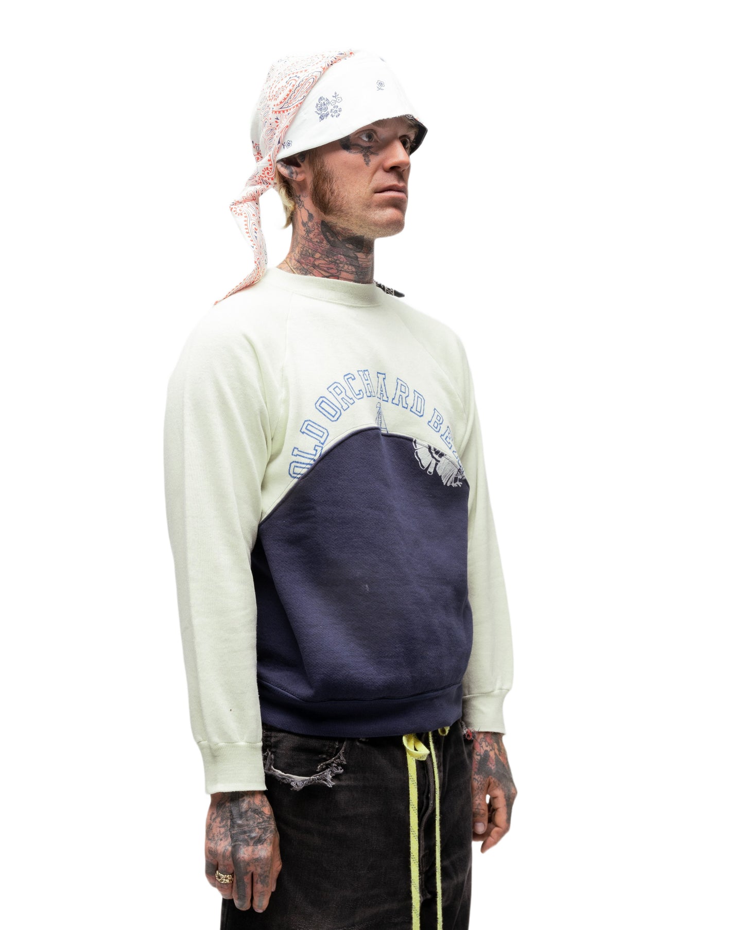 036 WAVE CREWNECK