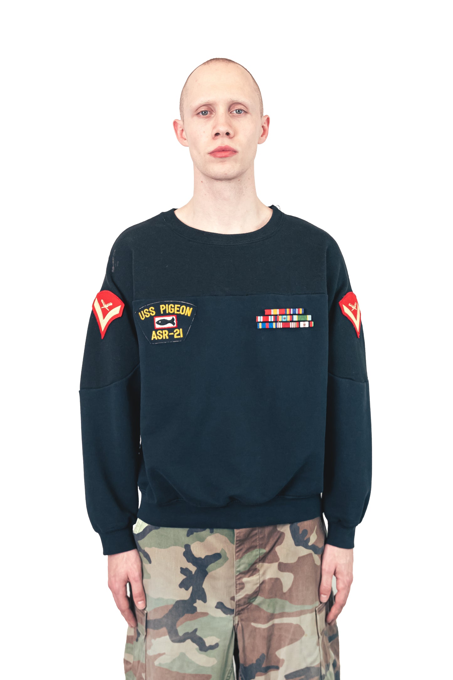 009 INSIGNIA CREWNECK