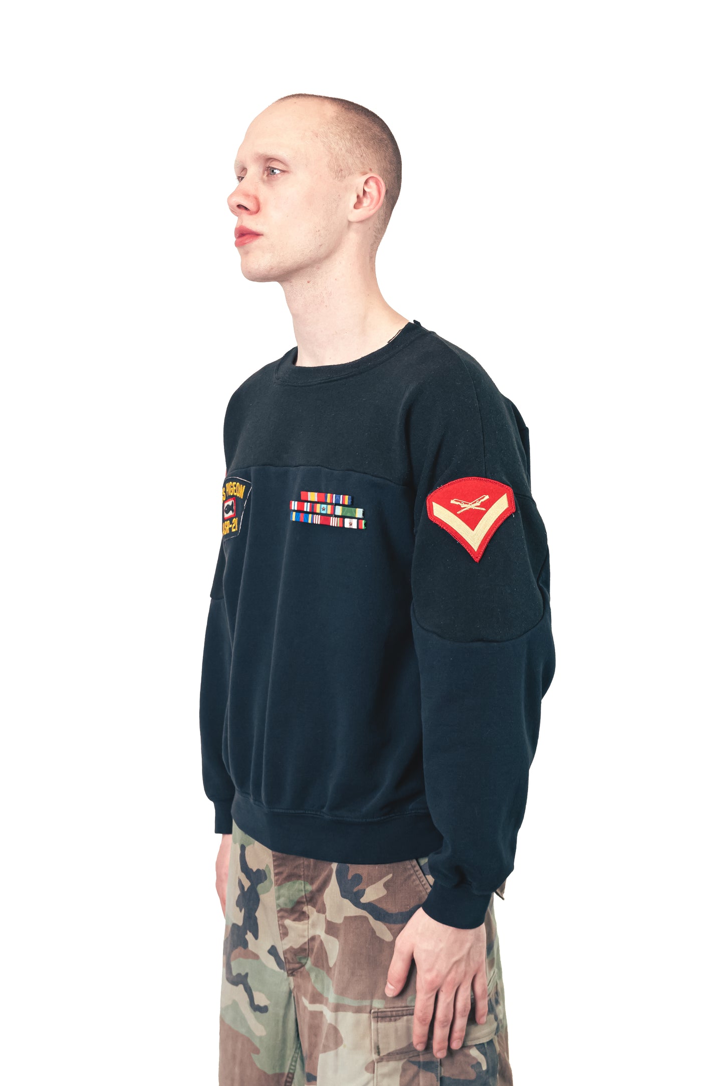 009 INSIGNIA CREWNECK