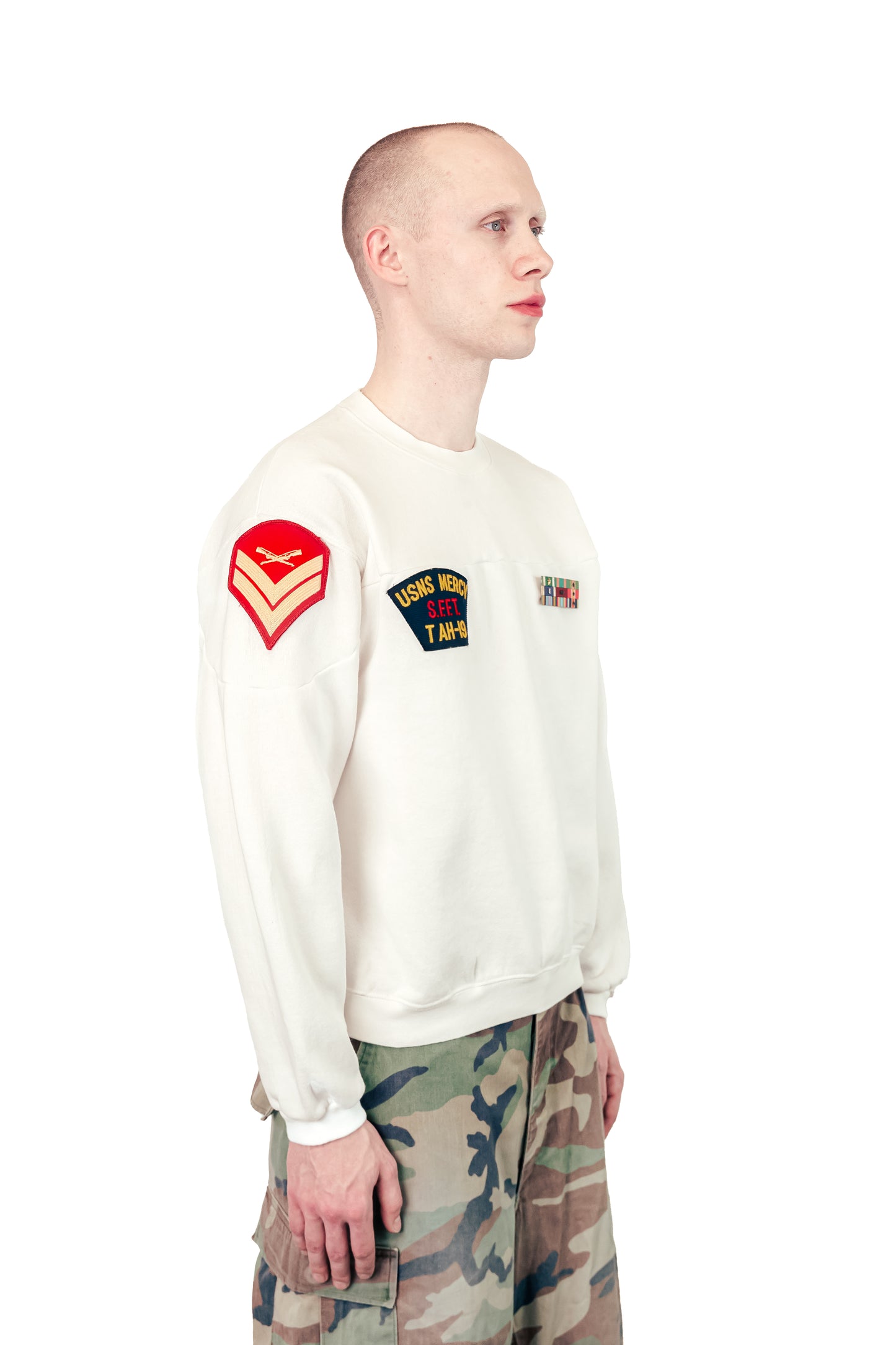 005 INSIGNIA CREWNECK