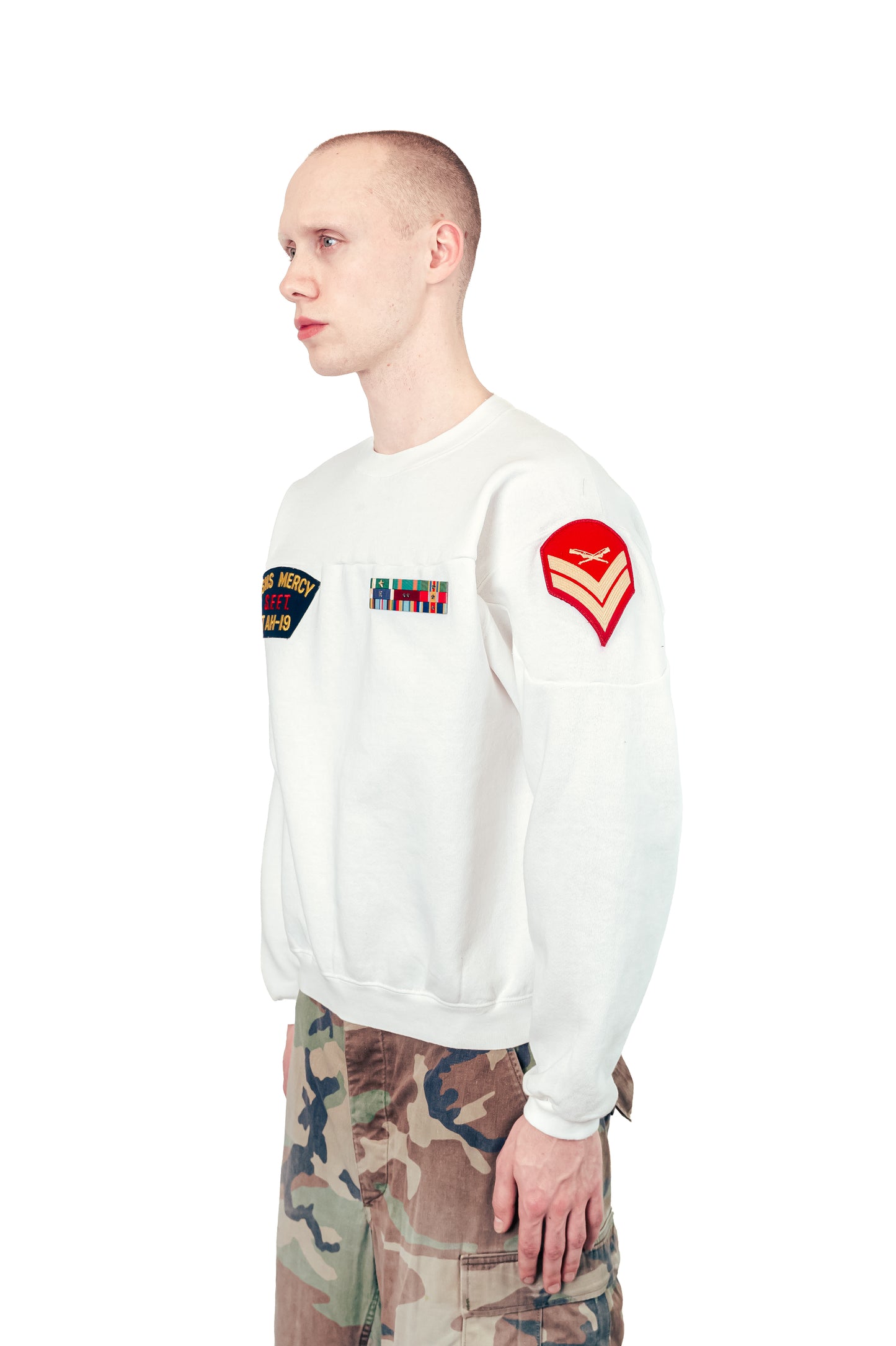 005 INSIGNIA CREWNECK