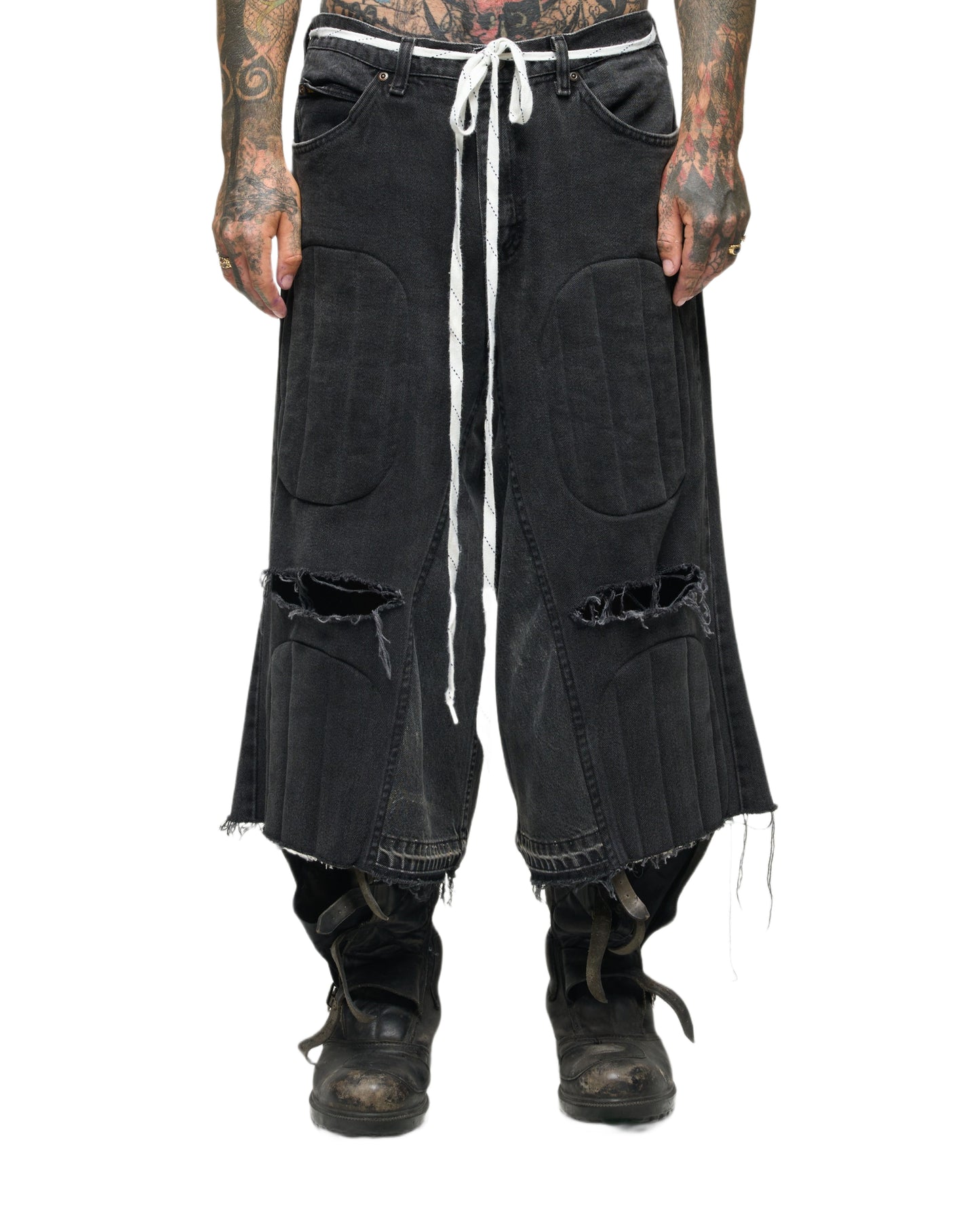 BLK NBHD RIDING SHORT