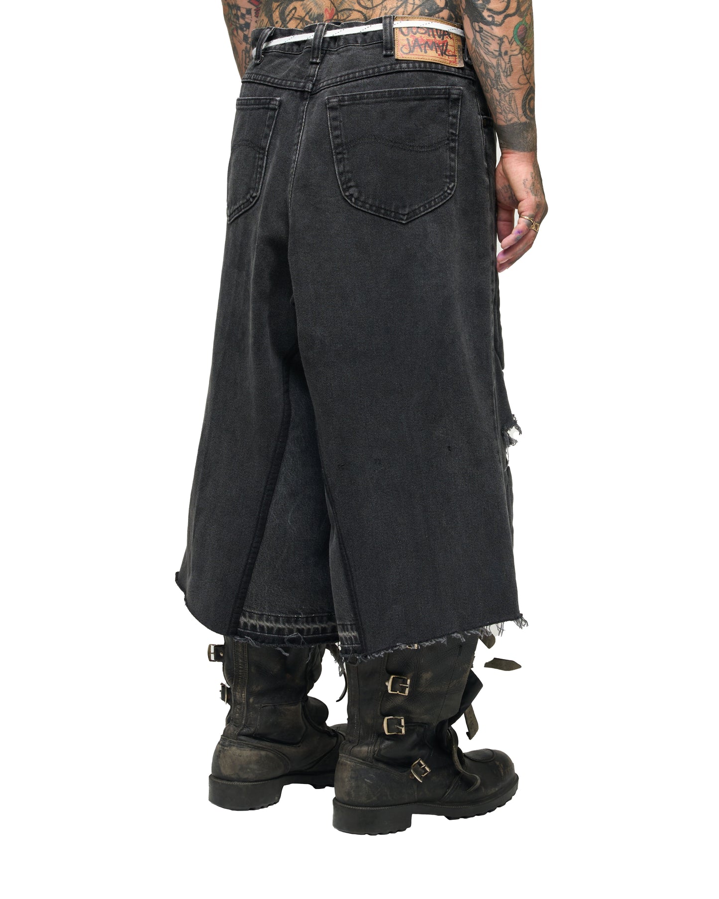 BLK NBHD RIDING SHORT