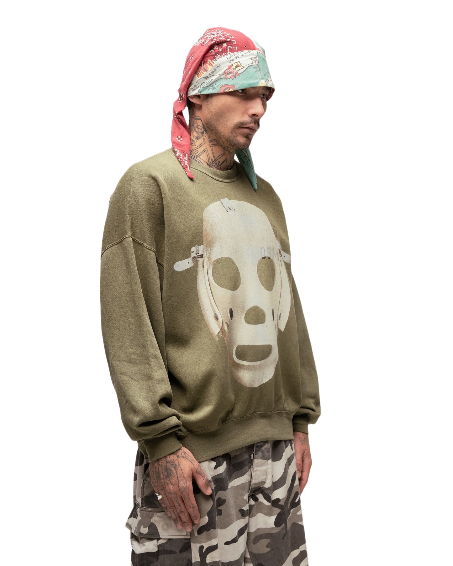 MASK CREWNECK 004