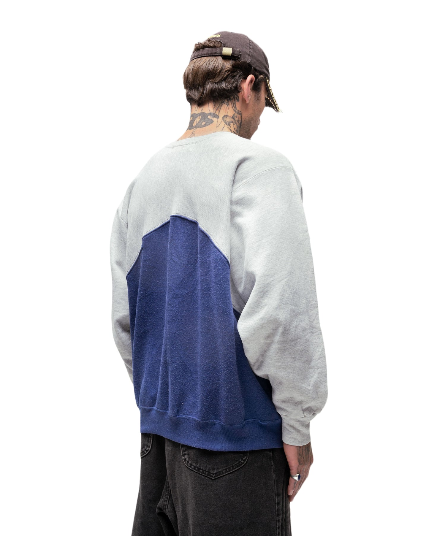 057 WAVE CREWNECK