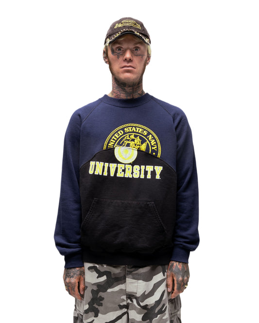 111 WAVE CREWNECK