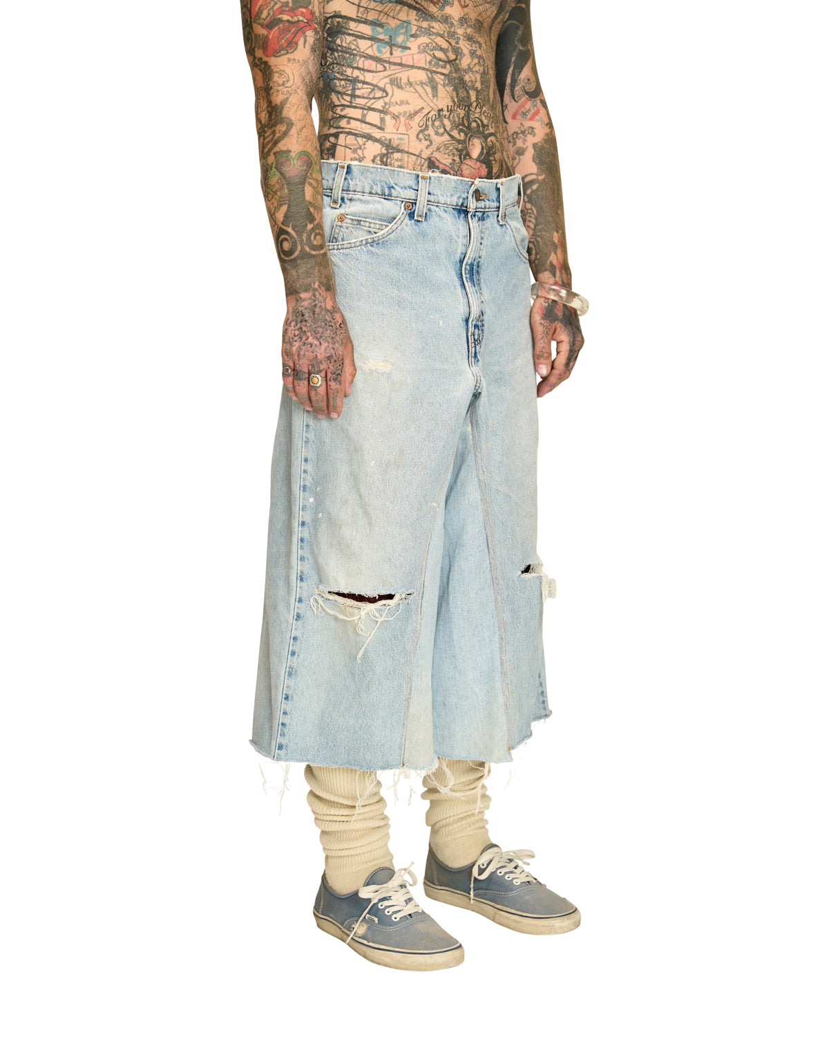 DENIM NBHD SHORT LW DISTRESSED