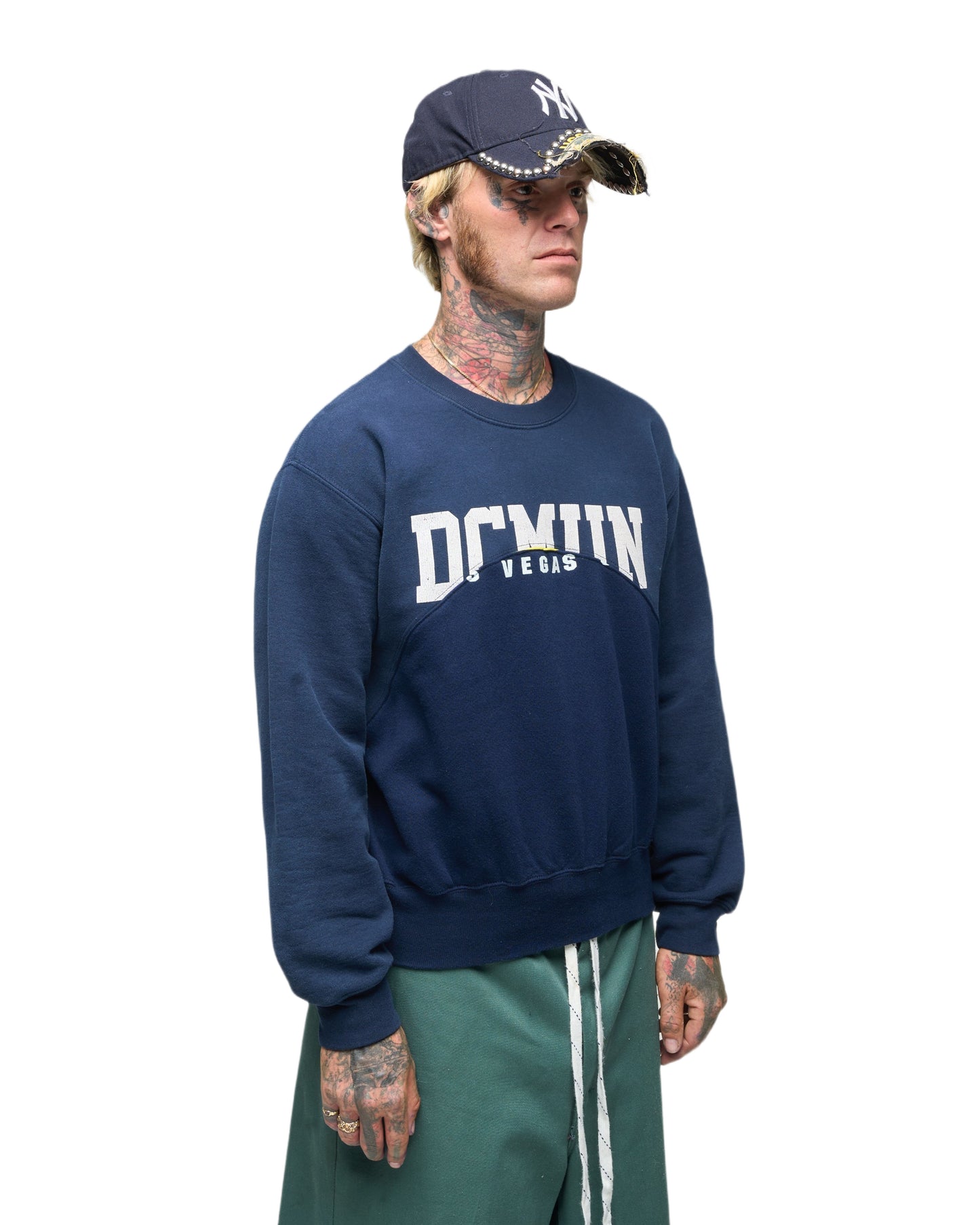 068 WAVE CREWNECK